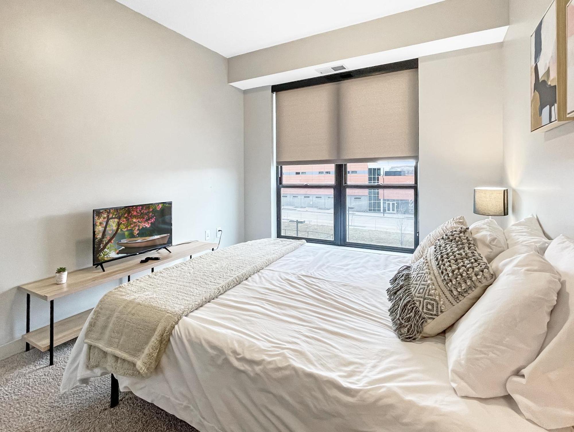 Large Downtown 2Br -Hot Tub-Downtown! Apartment Des Moines Exterior foto