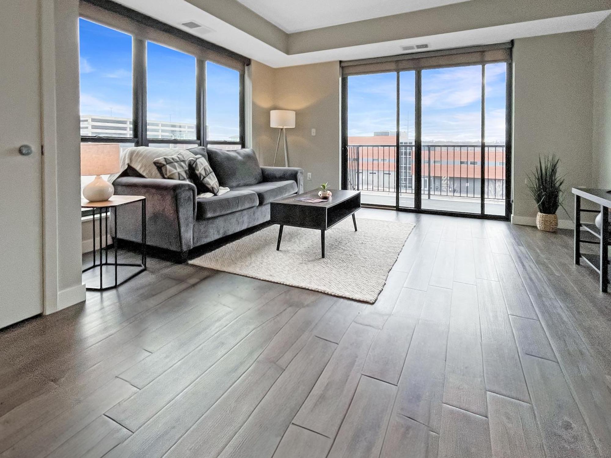 Large Downtown 2Br -Hot Tub-Downtown! Apartment Des Moines Exterior foto